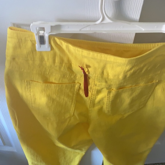 Ruby Rd yellow capris - Picture 2 of 4